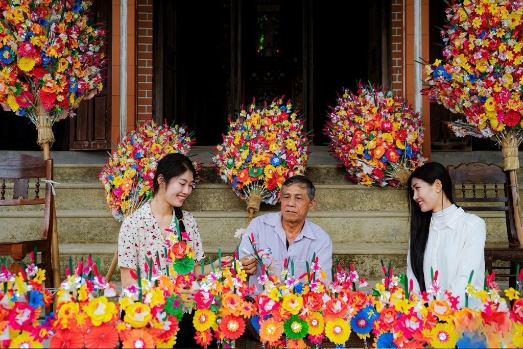 Seize the cultural essence of Hue’s folk performances